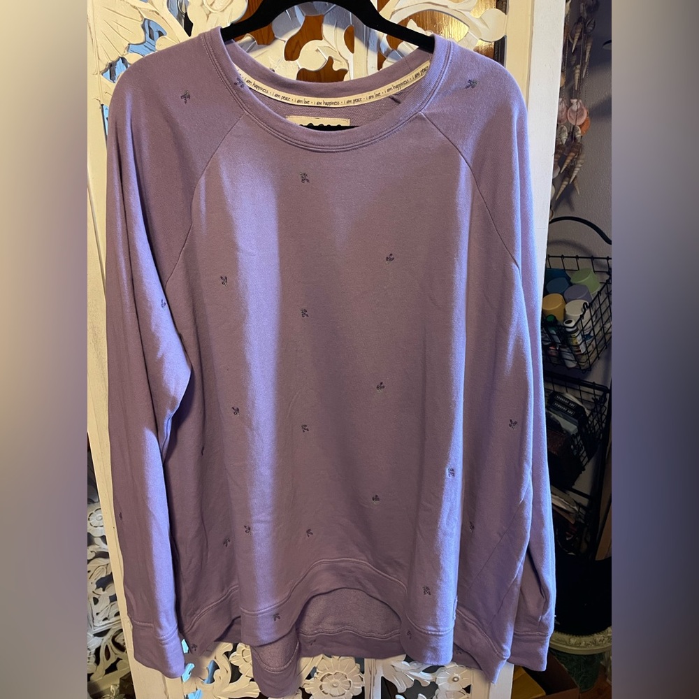 Peace Love World Garden Party
Embroidered High Low Hem Pullover Amethyst XL